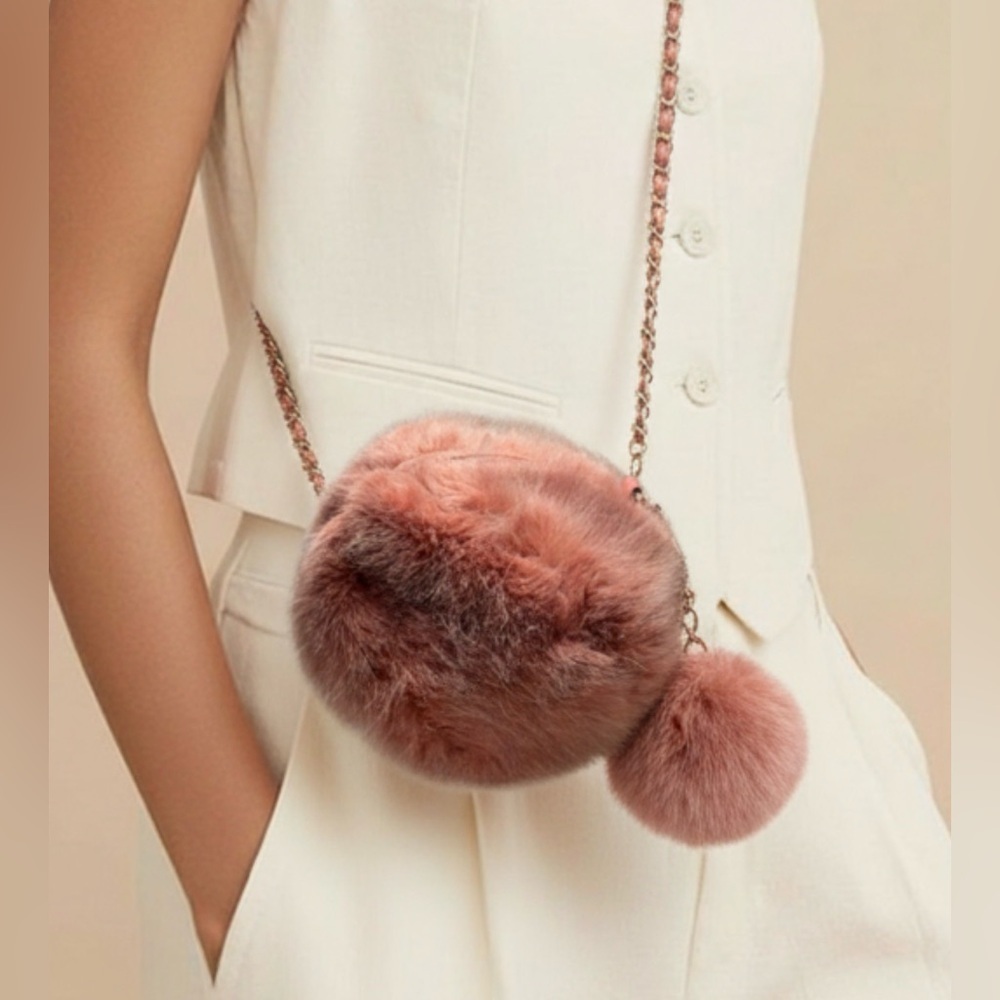 LIZ LISA Pink Faux Fur Crossbody Bag with Gold Chain